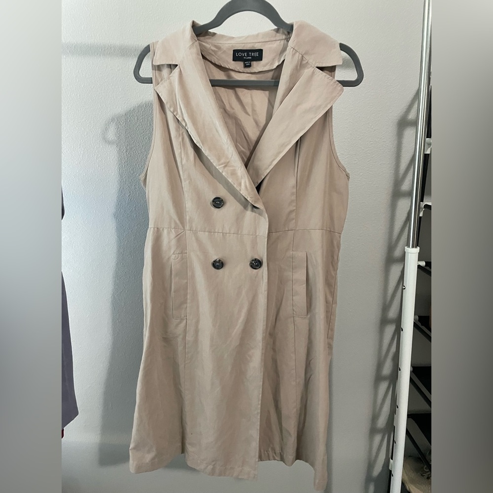 Love Tree Women’s Tan Button-front Vest Size XL